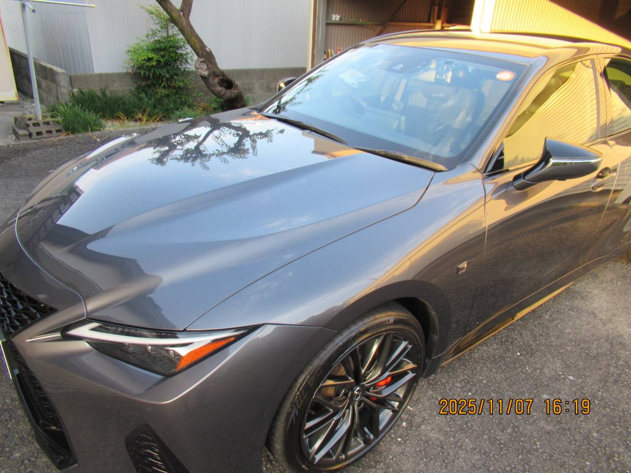 ボディコーティング レクサスIS 11月 当ガレージにて。お車を大切にされているお客様。